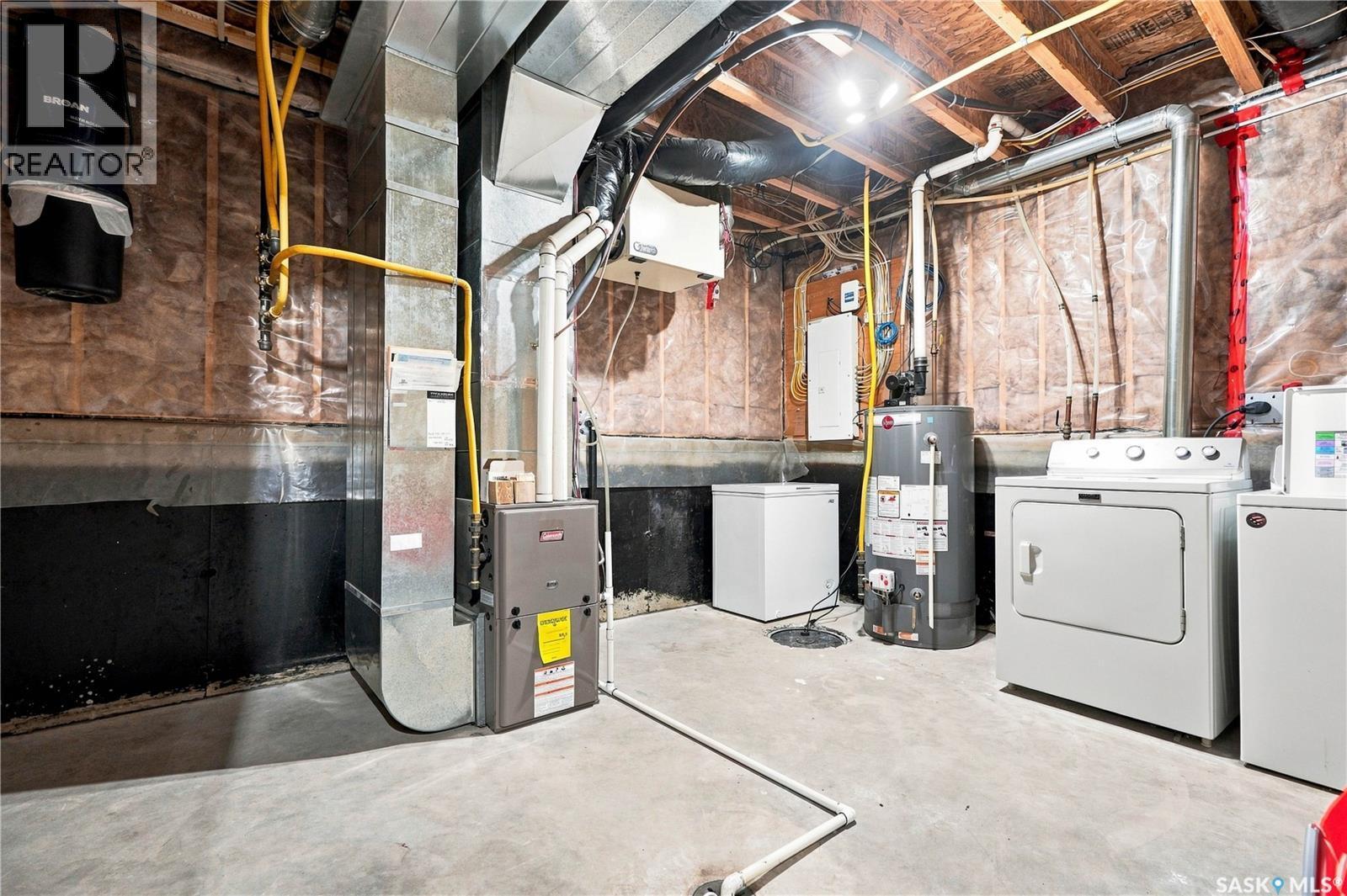 104 Mcdonald Street, Aberdeen, SK - Indoor Photo Showing Laundry Room