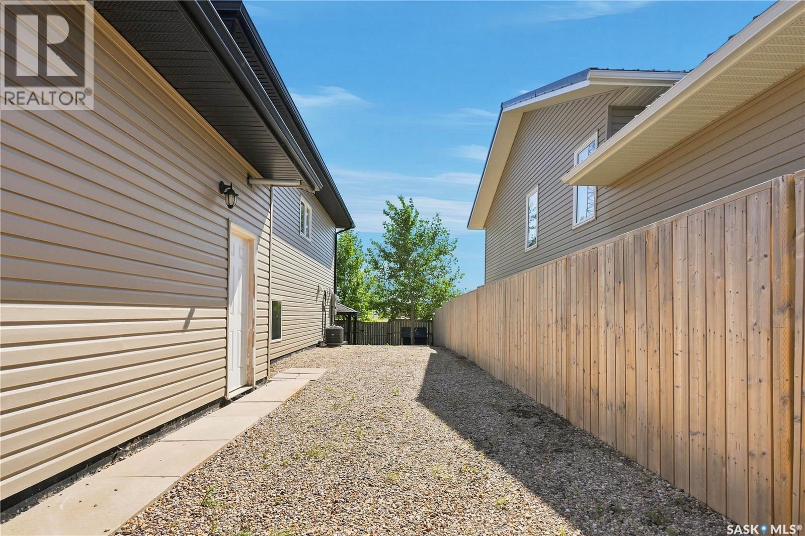 104 Mcdonald Street, Aberdeen, SK - Outdoor With Exterior