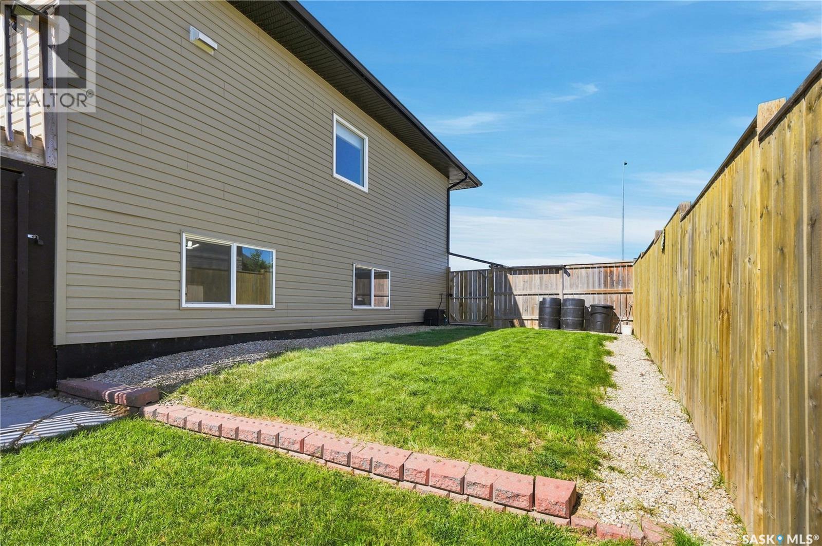 104 Mcdonald Street, Aberdeen, SK - Outdoor With Exterior