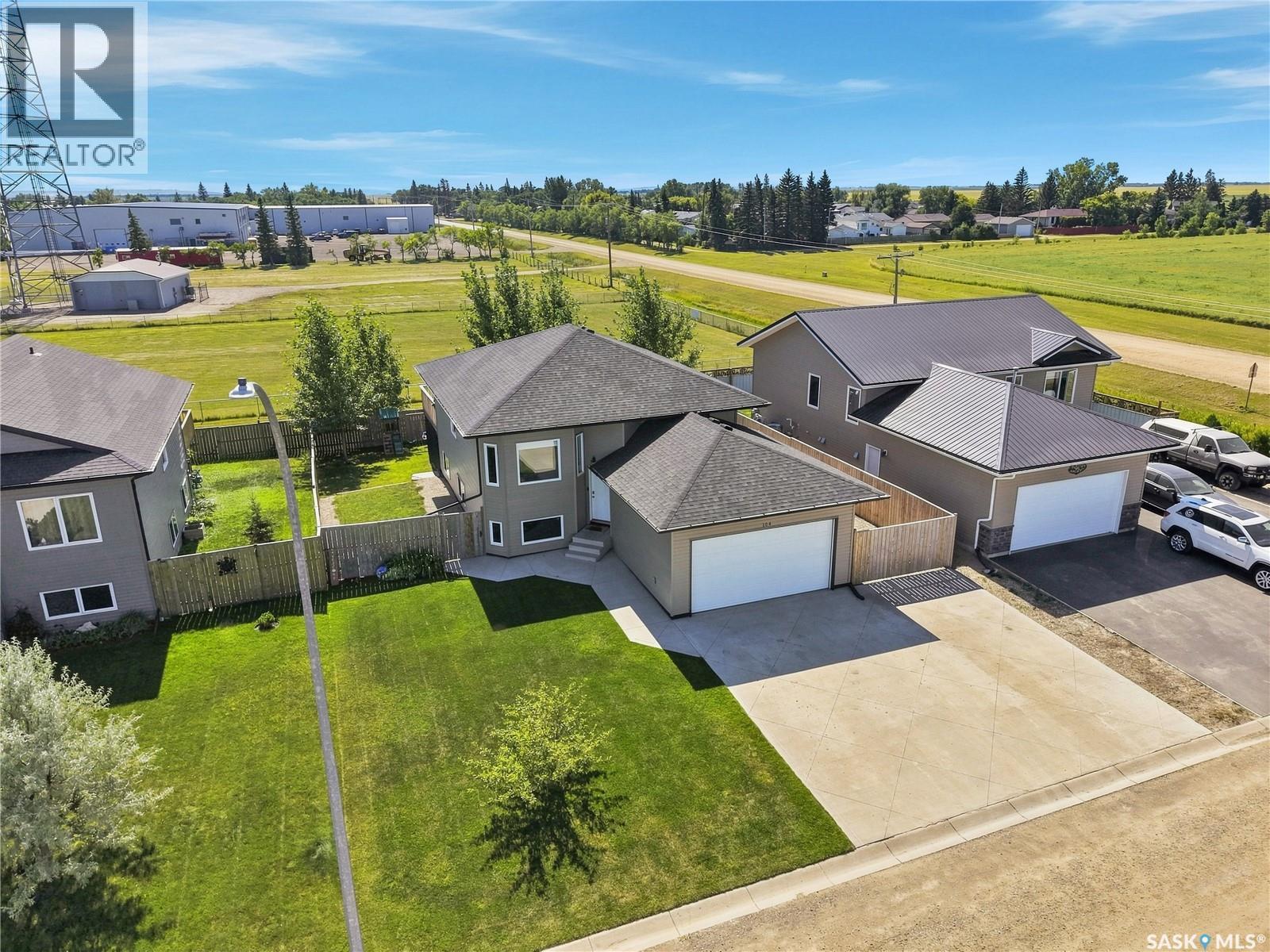 104 Mcdonald Street, Aberdeen, SK - Outdoor