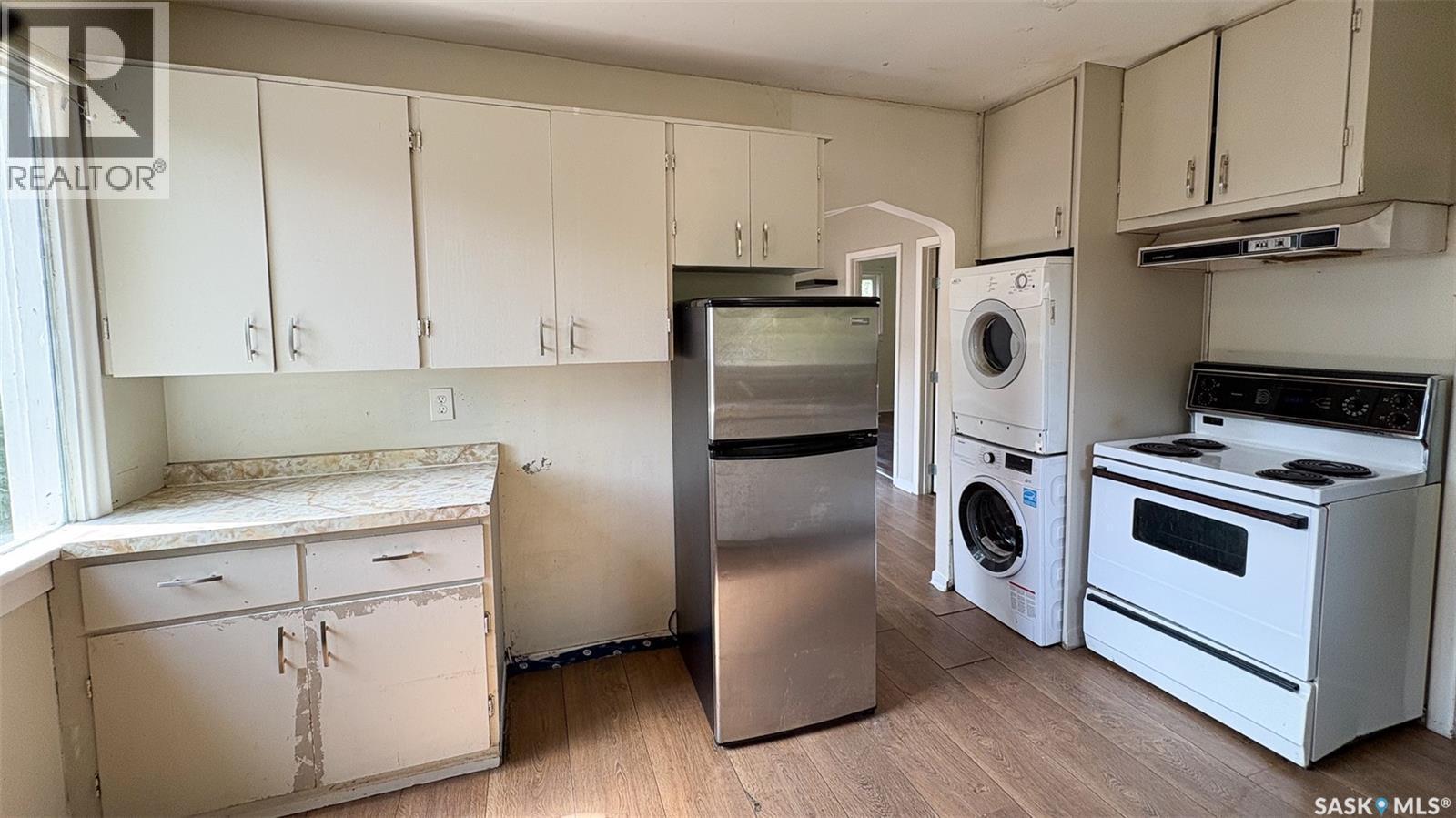 647 Robinson Street, Regina, SK - Indoor Photo Showing Kitchen
