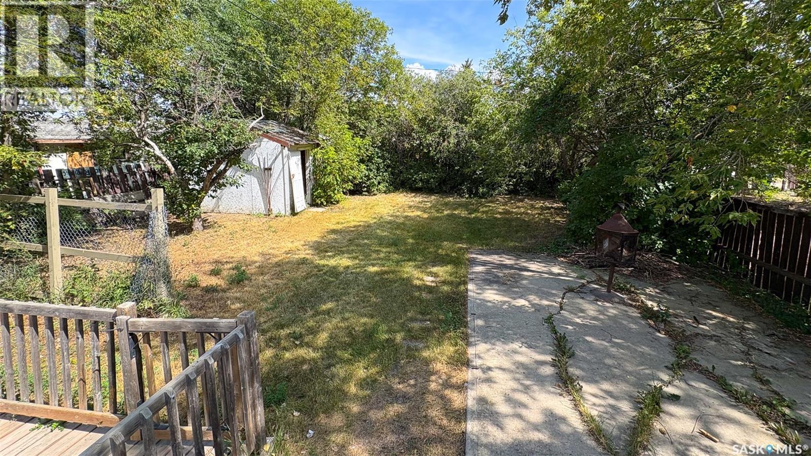 647 Robinson Street, Regina, SK - Outdoor