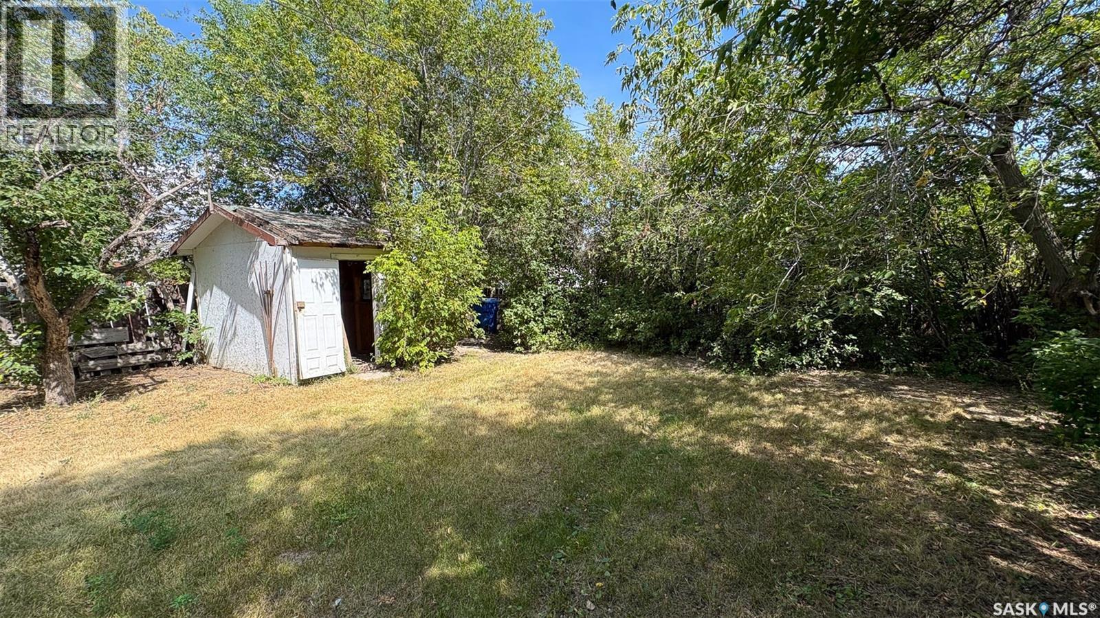 647 Robinson Street, Regina, SK - Outdoor
