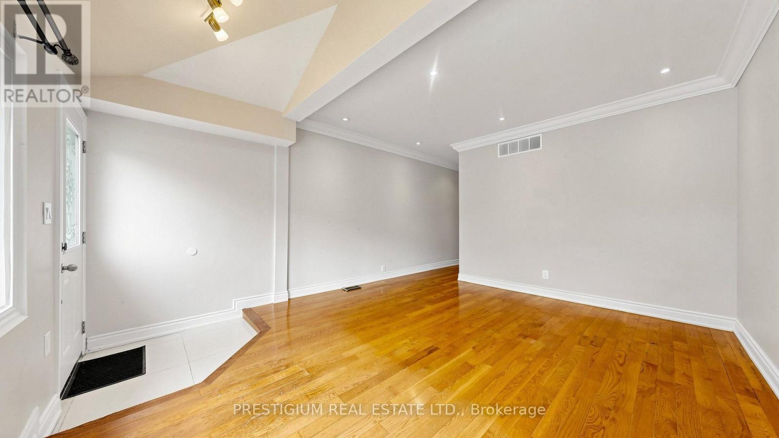 65 Eldon Avenue, Toronto, ON - Indoor Photo Showing Other Room