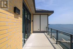 Wrap around balcony - 