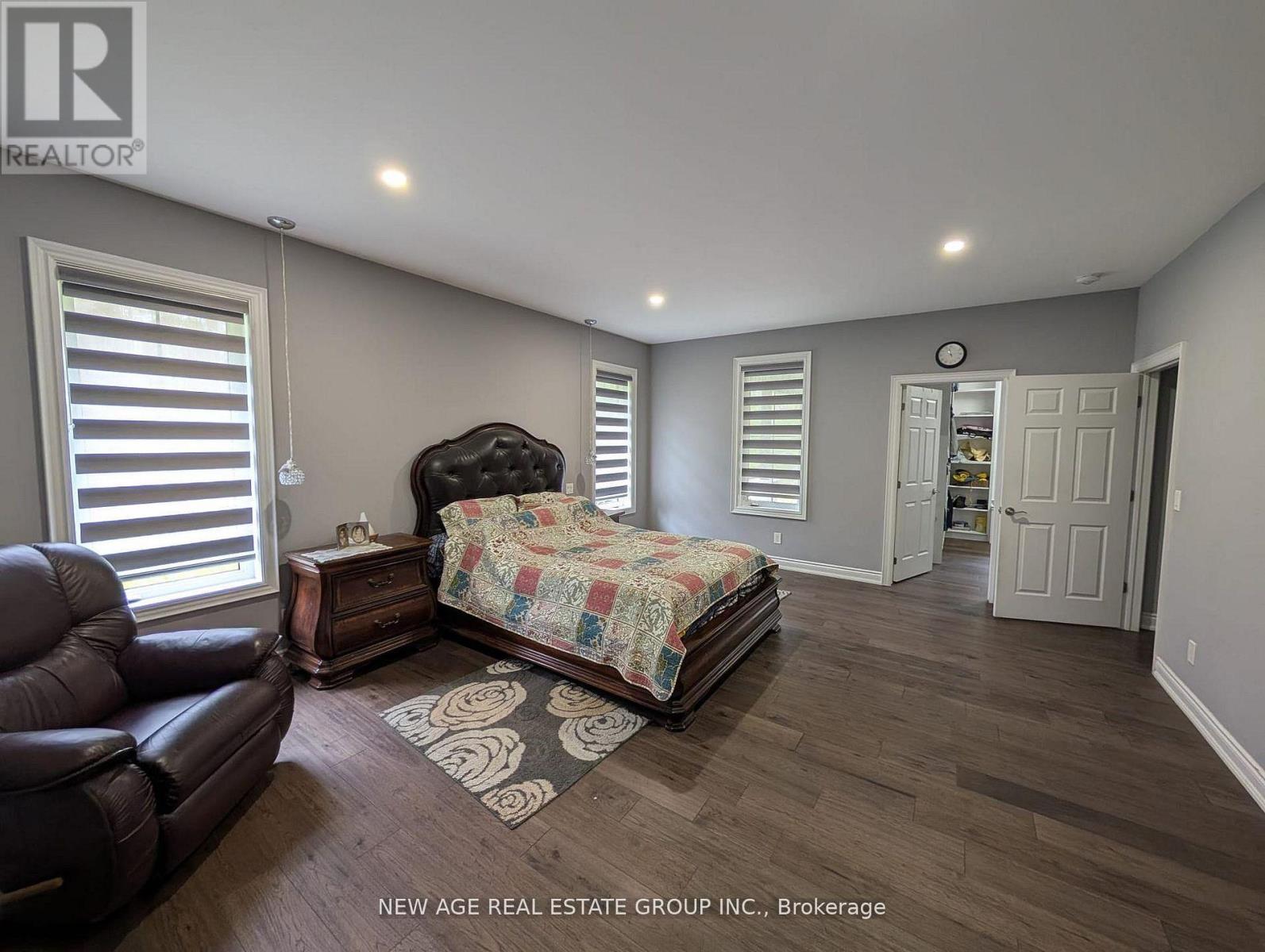 9031 Sideroad 17, Erin, ON - Indoor Photo Showing Bedroom