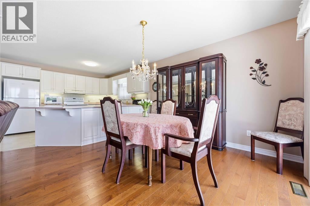 5700 Blackwell Sideroad Unit# 71, Sarnia, ON - Indoor Photo Showing Dining Room