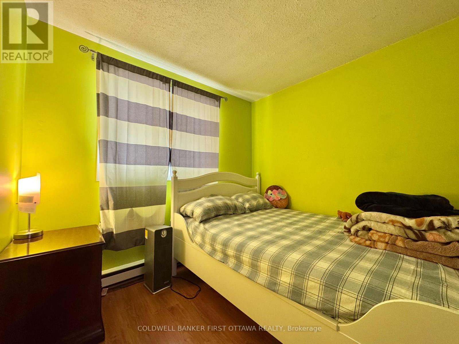 19C Sonnet Crescent, Ottawa, ON - Indoor Photo Showing Bedroom