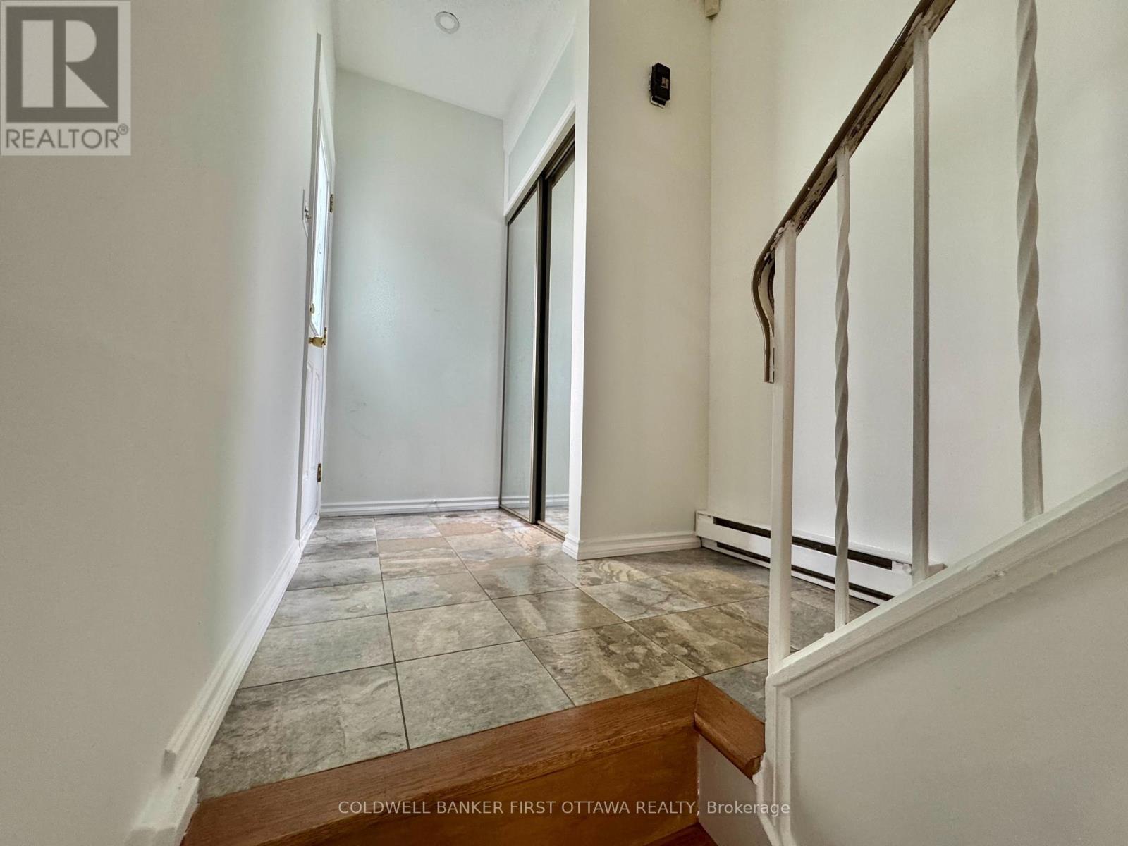 19C Sonnet Crescent, Ottawa, ON - Indoor Photo Showing Other Room