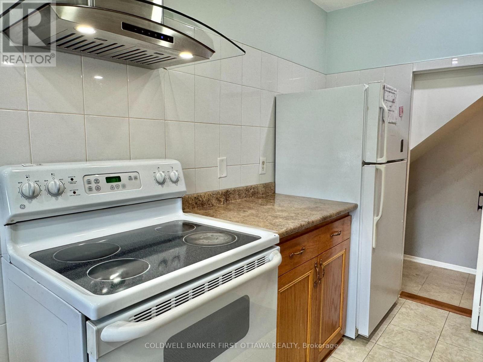 19C Sonnet Crescent, Ottawa, ON - Indoor Photo Showing Kitchen