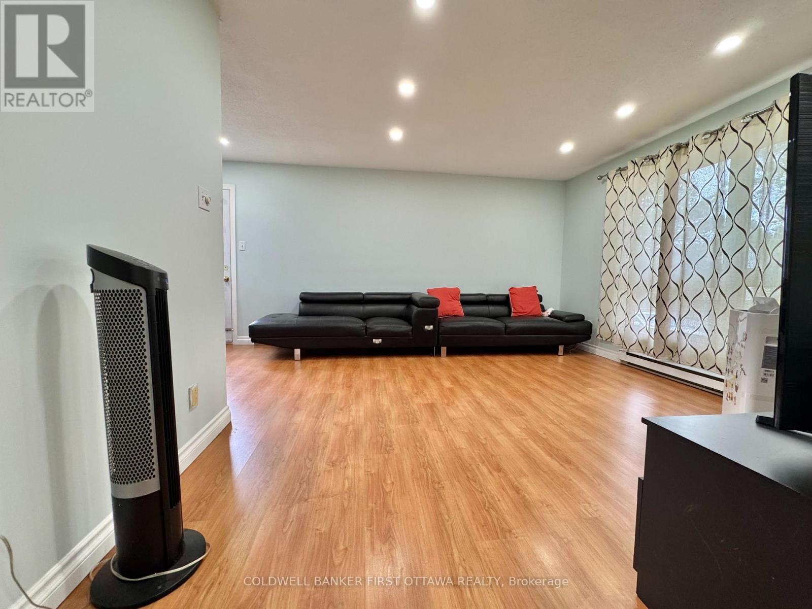 19C Sonnet Crescent, Ottawa, ON - Indoor