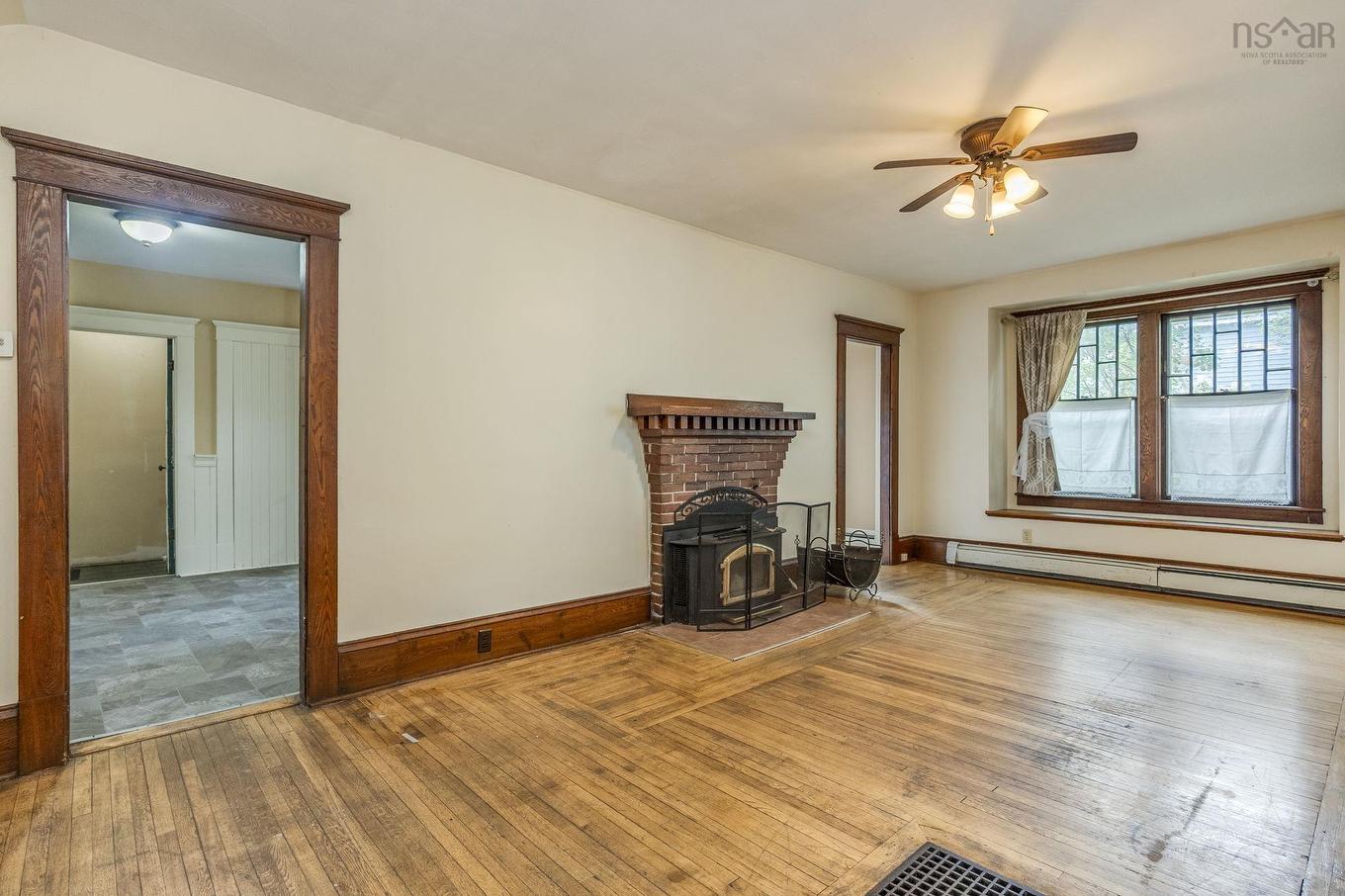 20 Queen Street, Middleton, NS - Indoor With Fireplace