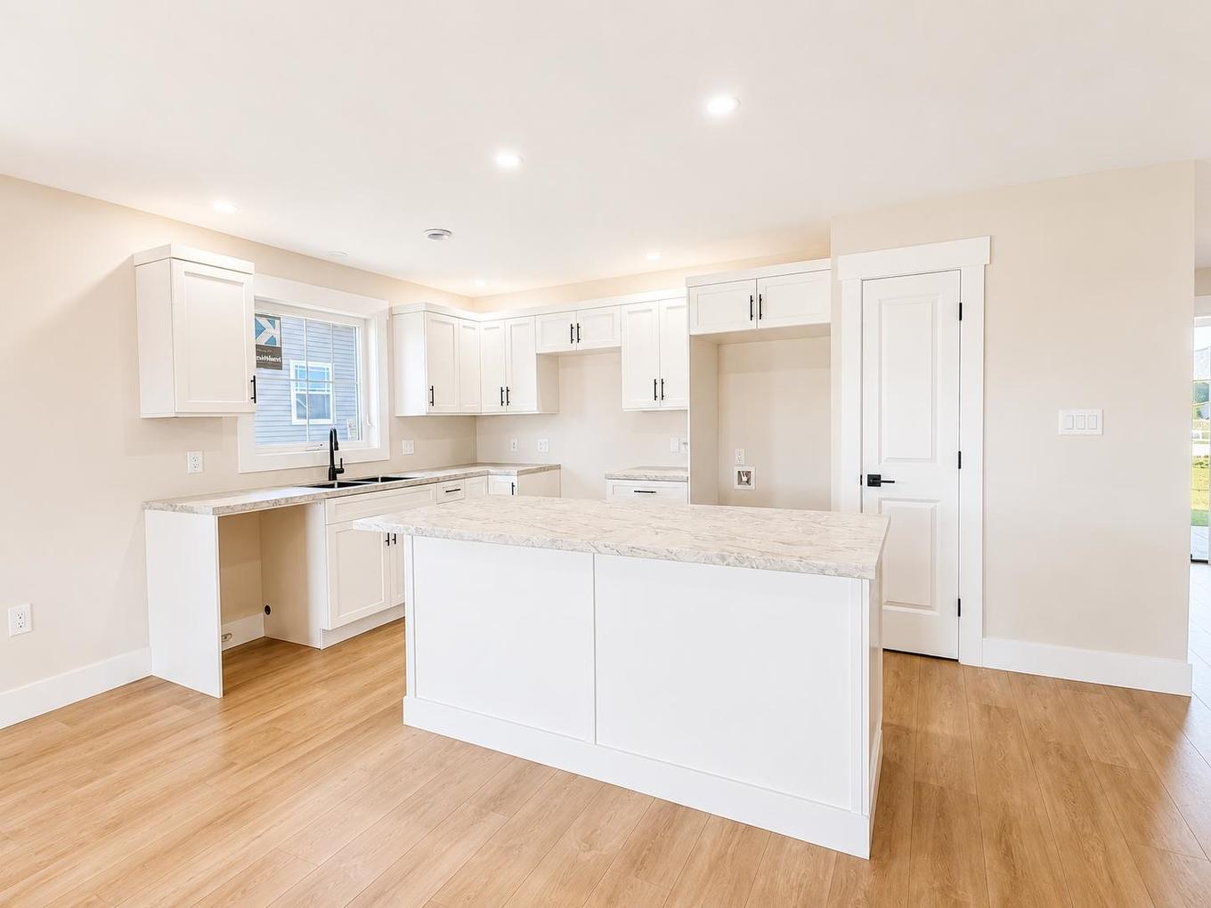 82 Samantha Lane, Cornwall, PE - Indoor Photo Showing Kitchen
