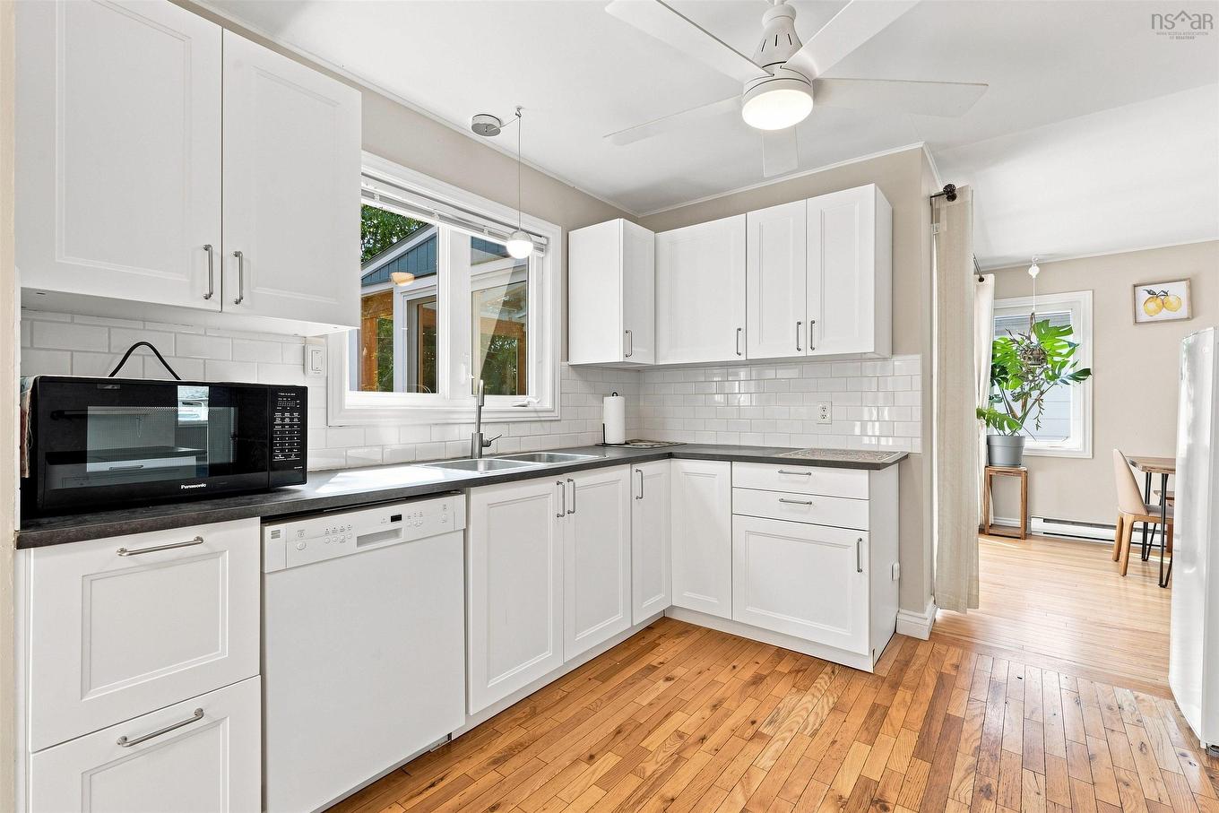 96 Bayview Road, Halifax, NS - Indoor Photo Showing Kitchen With Double Sink