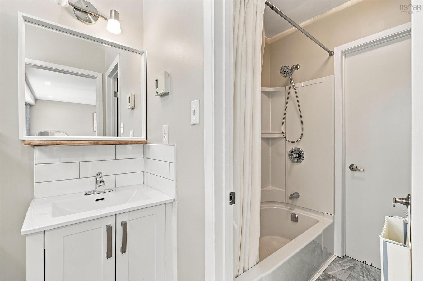 96 Bayview Road, Halifax, NS - Indoor Photo Showing Bathroom