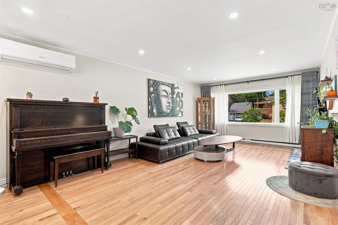 96 Bayview Road, Halifax, NS - Indoor Photo Showing Living Room