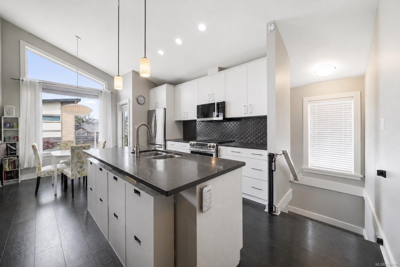 1005 Boeing Close, Langford, BC