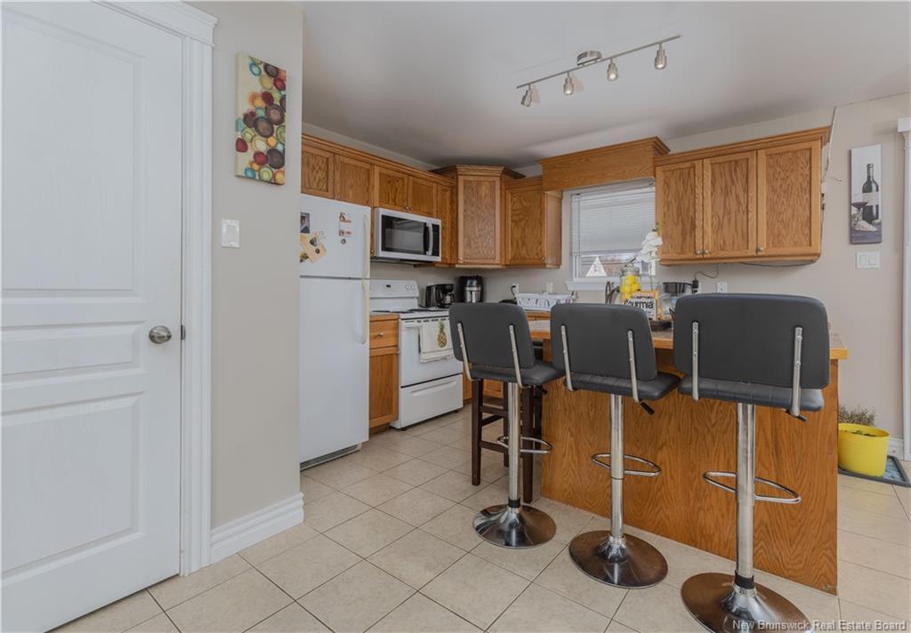 33-35 Barnaby St, Moncton, NB - Indoor Photo Showing Kitchen