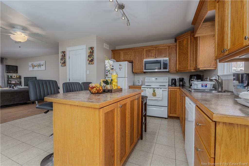 33-35 Barnaby St, Moncton, NB - Indoor Photo Showing Kitchen