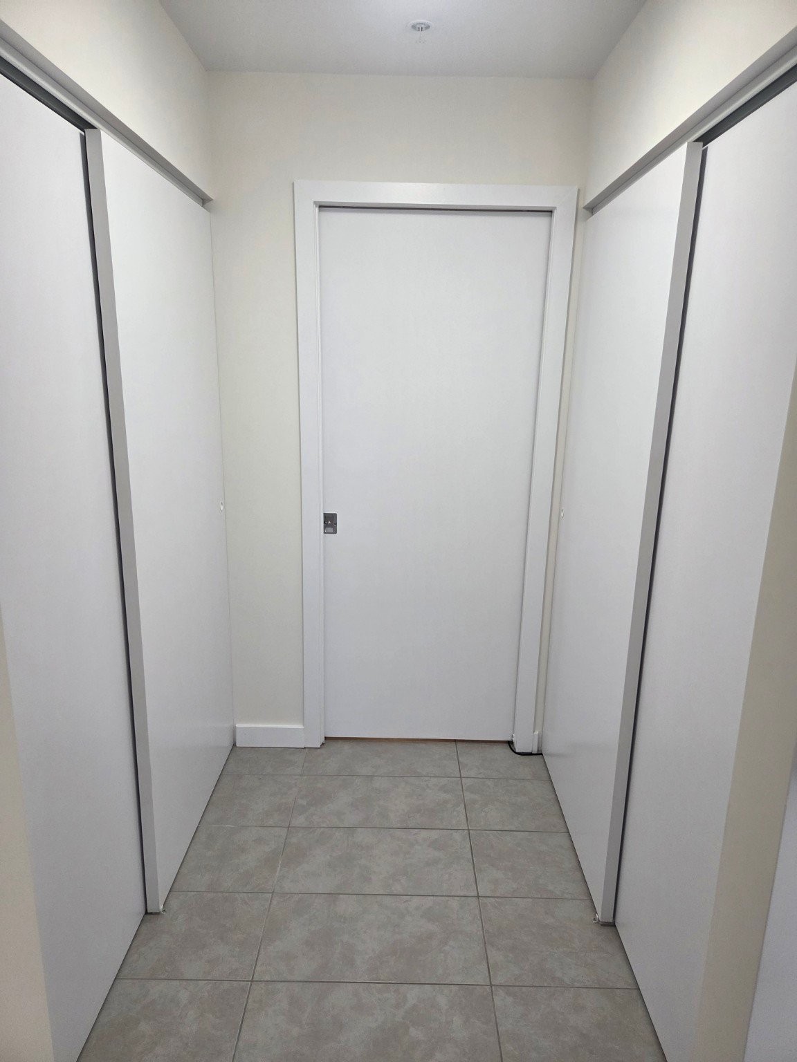 Mud Room - 616-125 Rue Chabanel O., Montréal (Ahuntsic-Cartierville), QC - Indoor Photo Showing Other Room