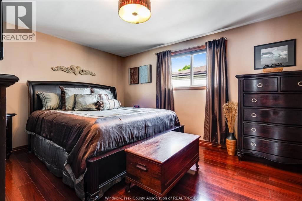 2677 Robert Road, Windsor, ON - Indoor Photo Showing Bedroom