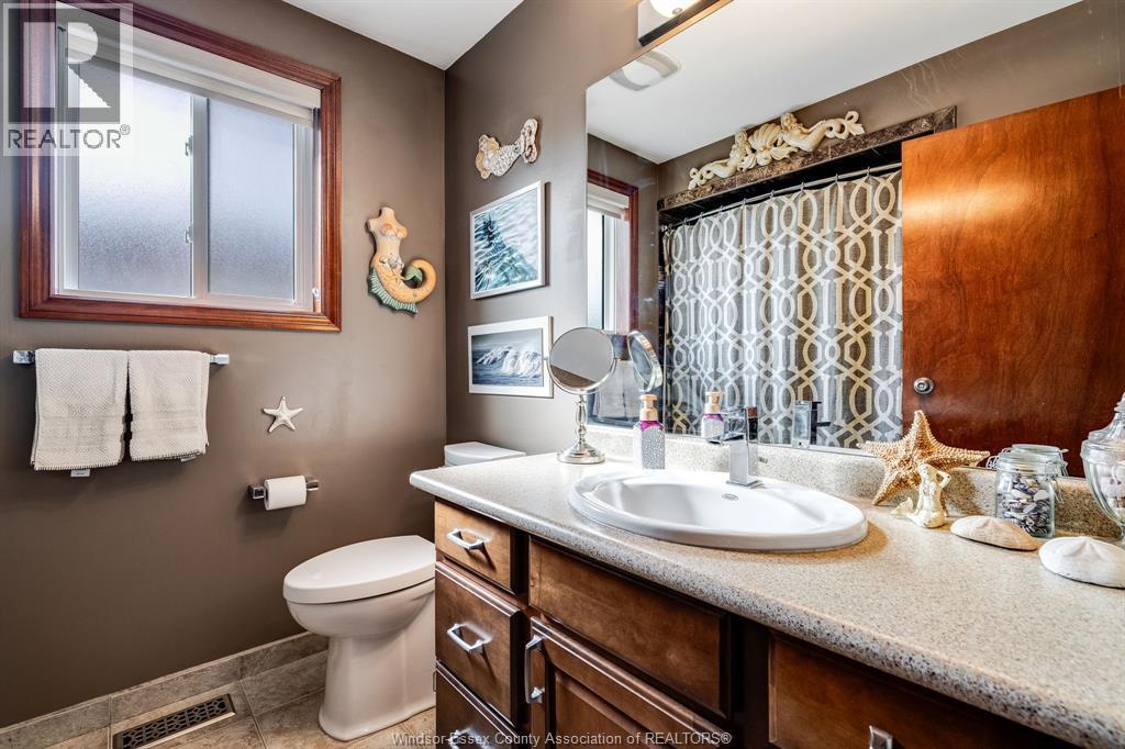 2677 Robert Road, Windsor, ON - Indoor