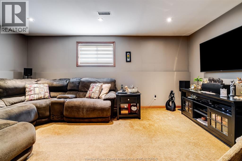 2677 Robert Road, Windsor, ON - Indoor Photo Showing Other Room