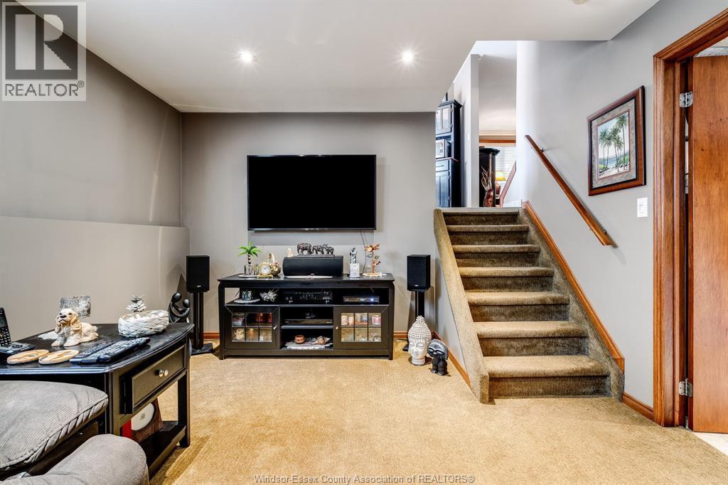 2677 Robert Road, Windsor, ON - Indoor
