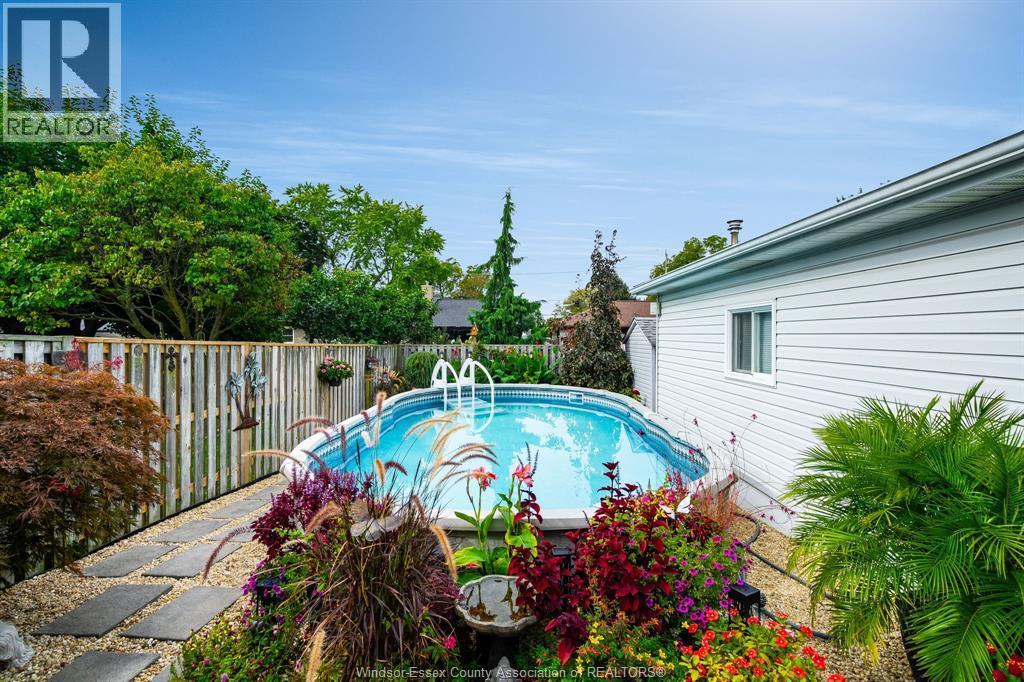 2677 Robert Road, Windsor, ON - Outdoor With Above Ground Pool