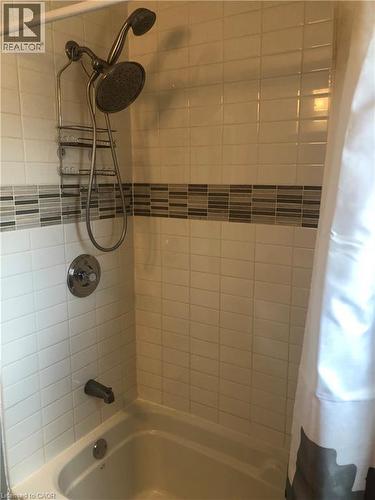 288 Park Row S, Hamilton, ON - Indoor Photo Showing Bathroom