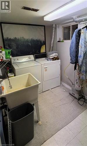 288 Park Row S, Hamilton, ON - Indoor Photo Showing Laundry Room