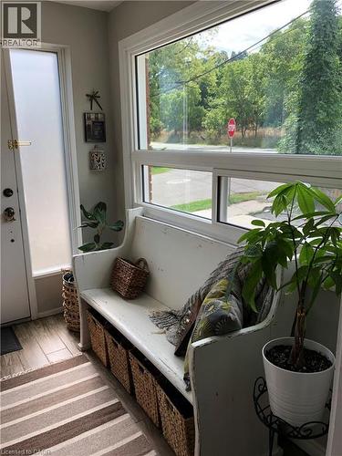 288 Park Row S, Hamilton, ON - Indoor Photo Showing Other Room
