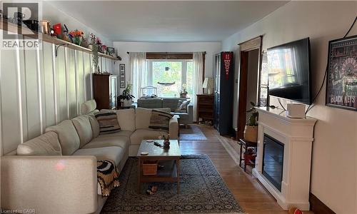 288 Park Row S, Hamilton, ON - Indoor Photo Showing Living Room With Fireplace
