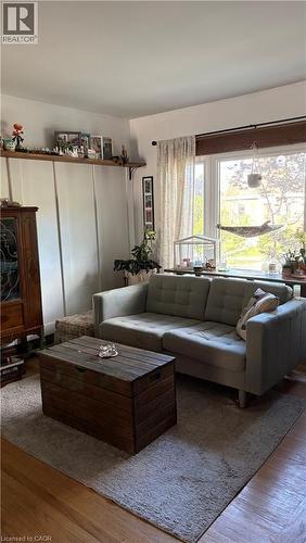 288 Park Row S, Hamilton, ON - Indoor Photo Showing Living Room