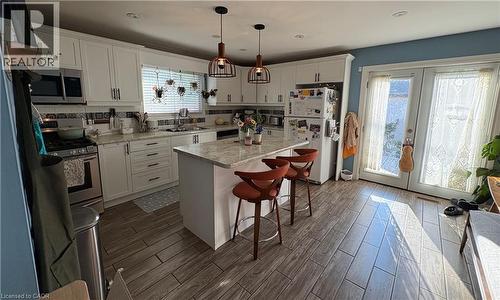288 Park Row S, Hamilton, ON - Indoor Photo Showing Kitchen