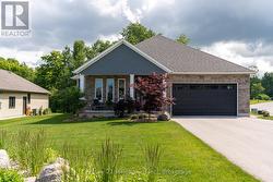 401 ALGOMA CRESCENT Georgian Bluffs, ON N0H 1S0