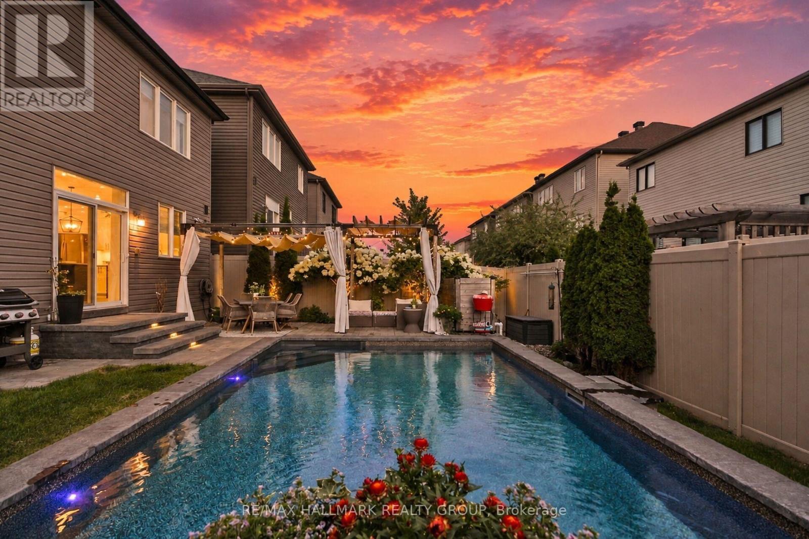 636 Eagle Crest Heights, Ottawa, ON - Outdoor With In Ground Pool