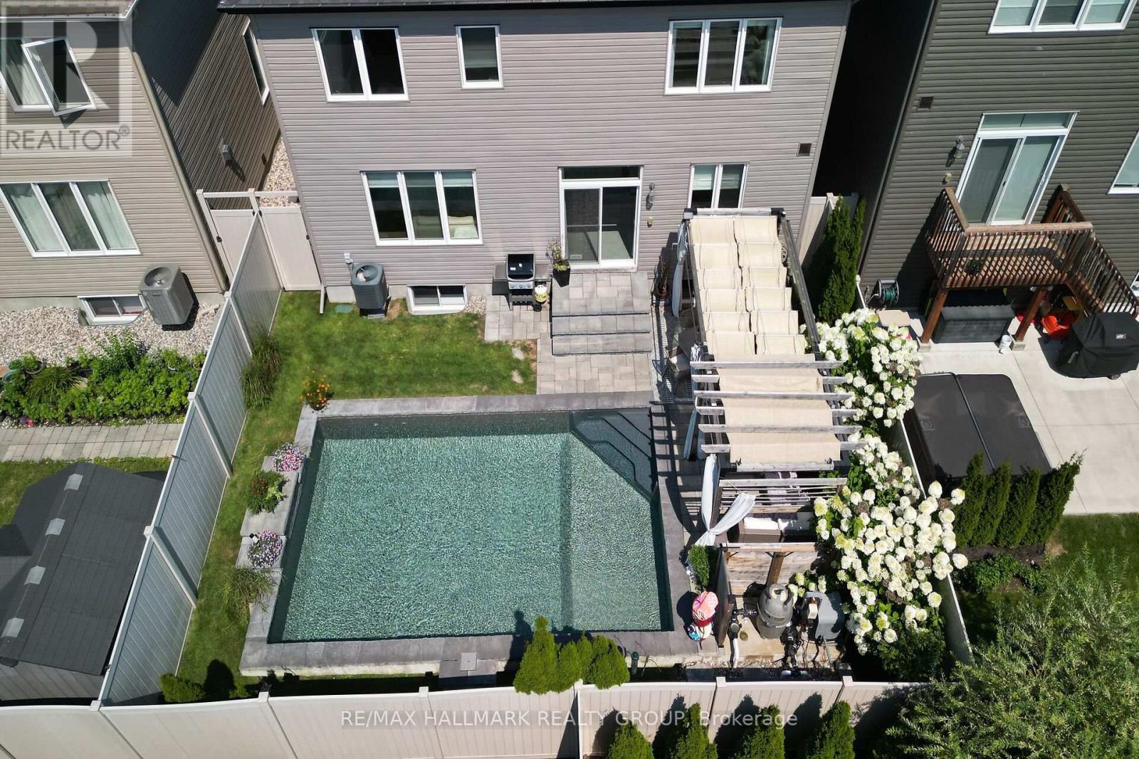 636 Eagle Crest Heights, Ottawa, ON - Outdoor