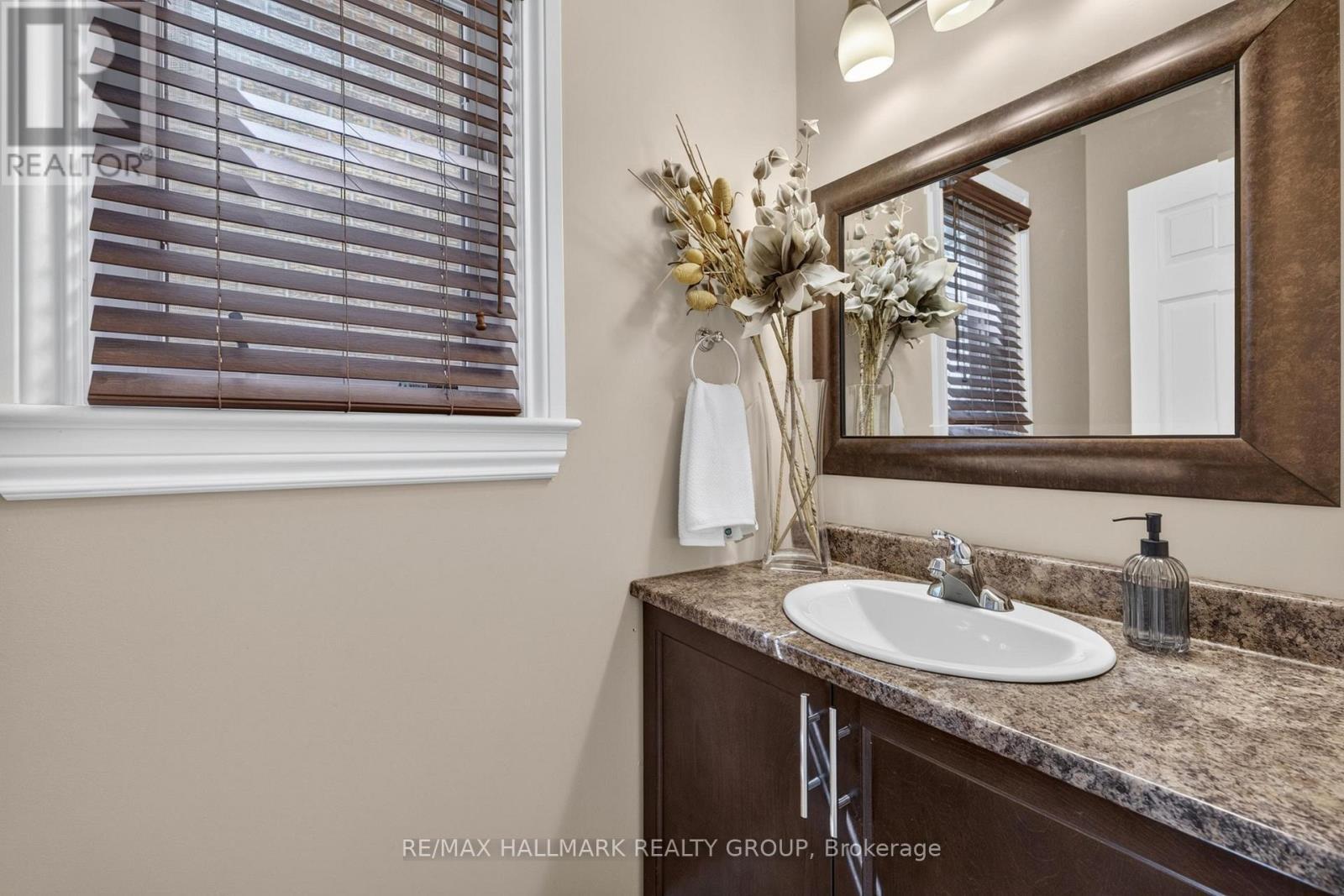 856 Norton Avenue, Ottawa, ON - Indoor Photo Showing Bathroom