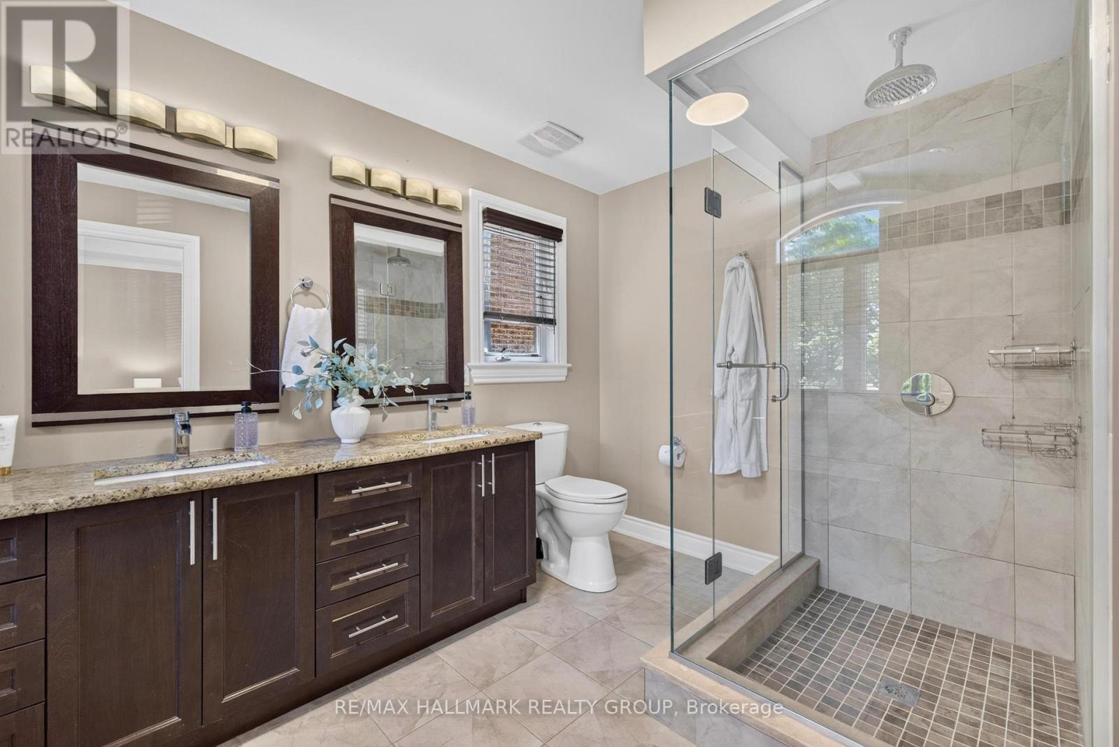 856 Norton Avenue, Ottawa, ON - Indoor Photo Showing Bathroom