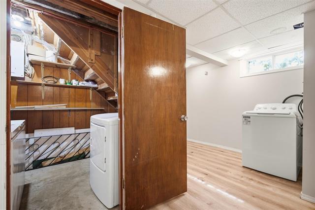 420 Dufferin Ave, Selkirk, MB - Indoor Photo Showing Laundry Room