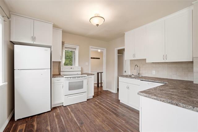420 Dufferin Ave, Selkirk, MB - Indoor Photo Showing Kitchen