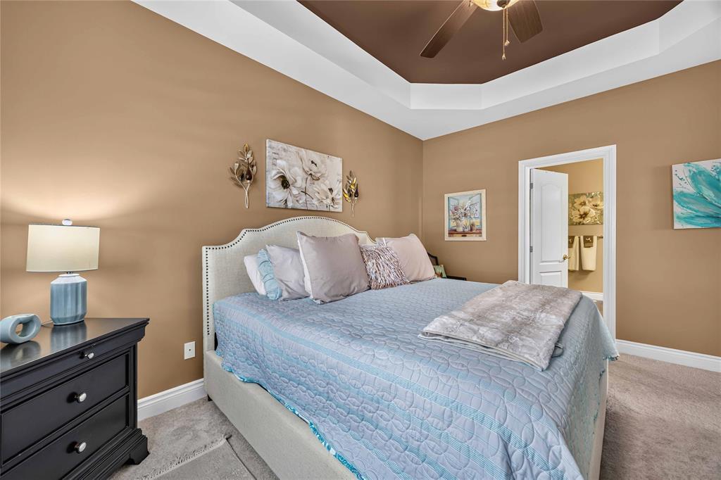 6760 St Andrews Circle, Plympton-Wyoming, ON - Indoor Photo Showing Bedroom