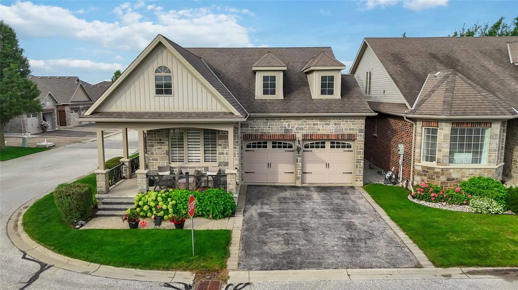 6760 St Andrews Circle, Plympton-Wyoming, ON - Outdoor With Facade