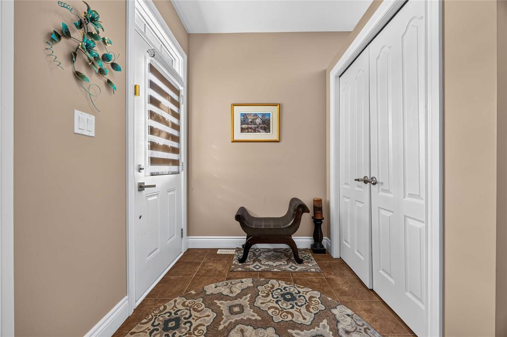 6760 St Andrews Circle, Plympton-Wyoming, ON - Indoor Photo Showing Other Room