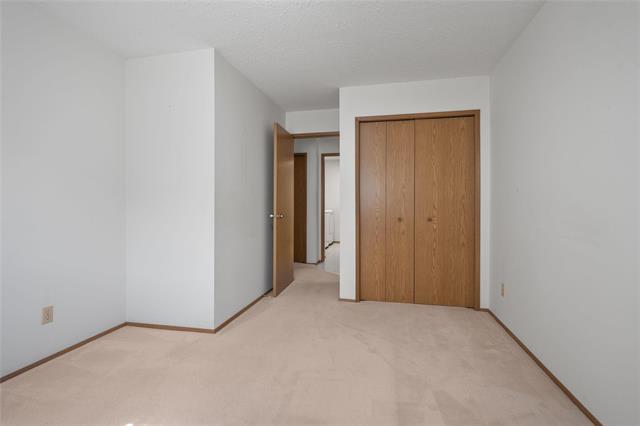 108-687 St Anne'S Rd, Winnipeg, MB - Indoor Photo Showing Other Room