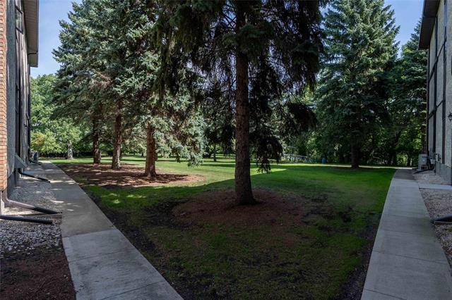 108-687 St Anne'S Rd, Winnipeg, MB - Outdoor With View