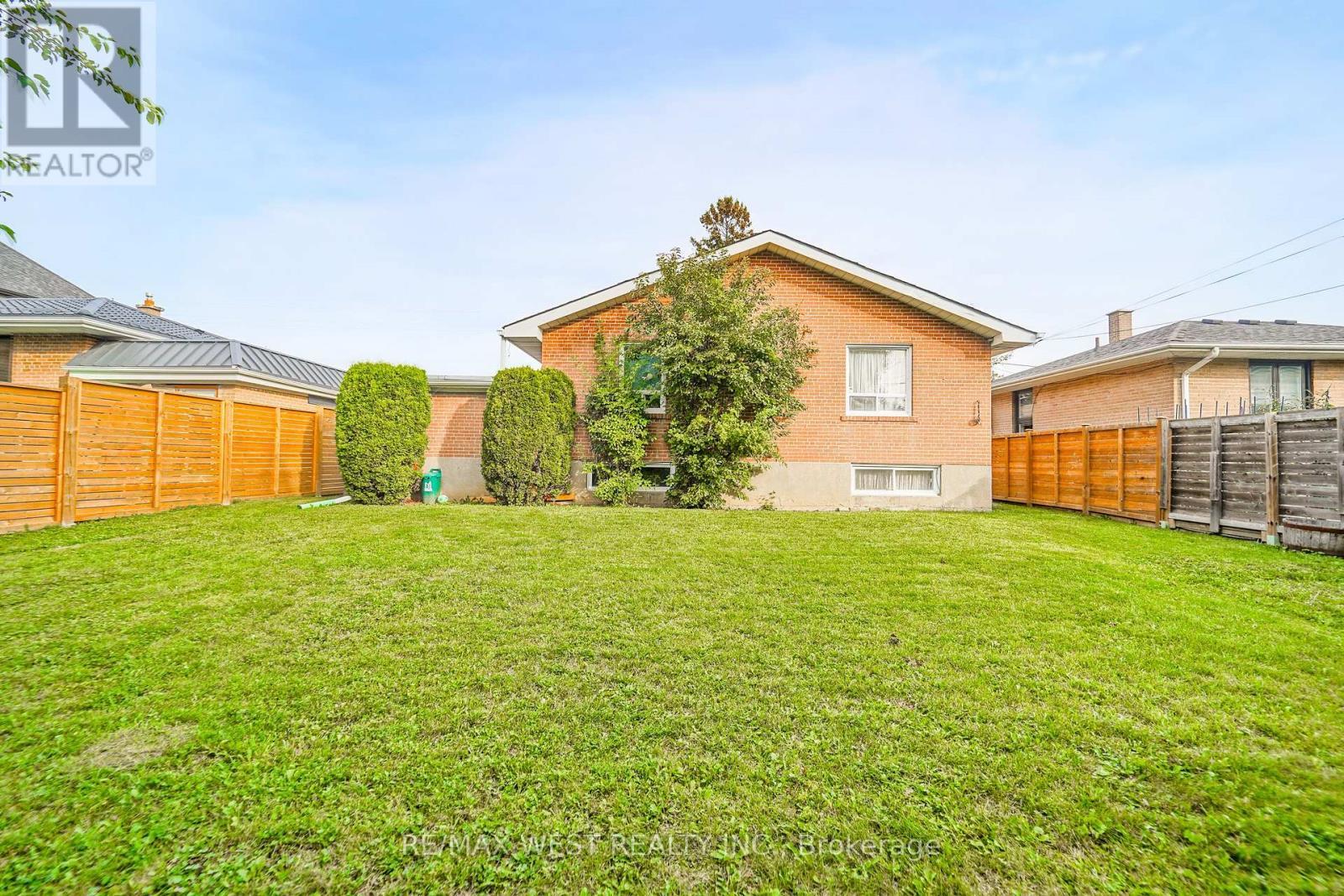 215 Acton Avenue, Toronto, ON