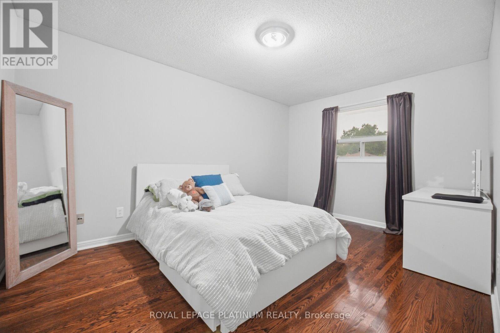 2542 Pollard Drive, Mississauga, ON