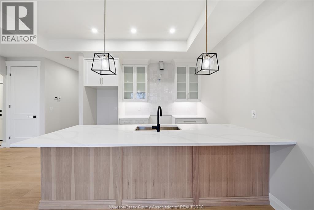 447 Caserta Crescent, Lakeshore, ON